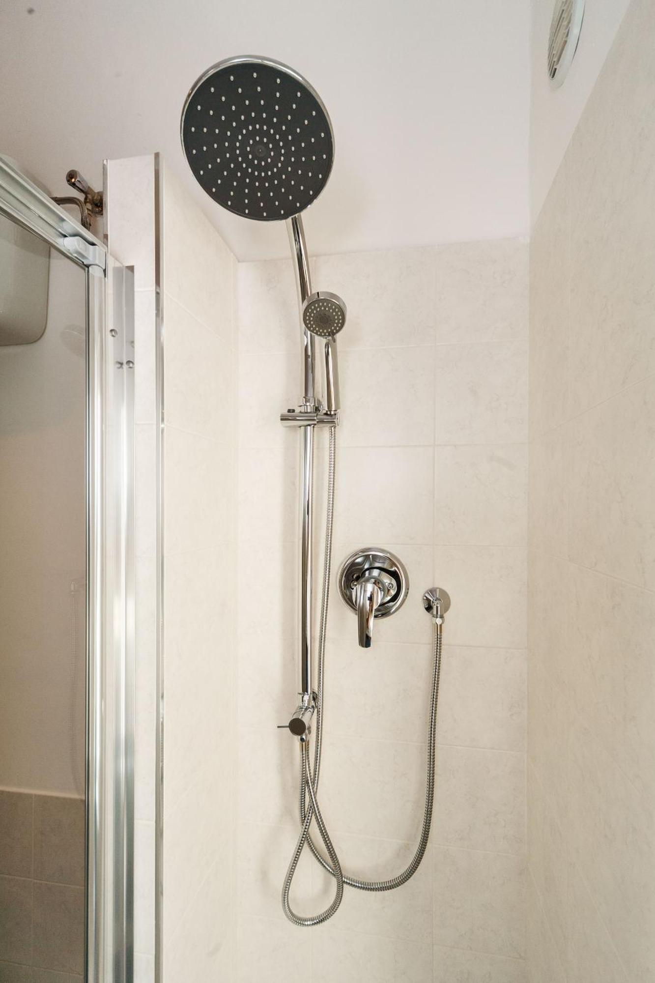 Girovagando B&B Genoa Ruang foto